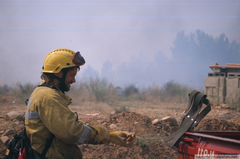 Durant els anys 2004 i 2005 es van produir alguns incendis a Castellbisbal, sortosament no tan grans com els del 1994.
Podeu llegir l'entrada sobre aquestes fotografies al blog aquí. aaa010.jpg